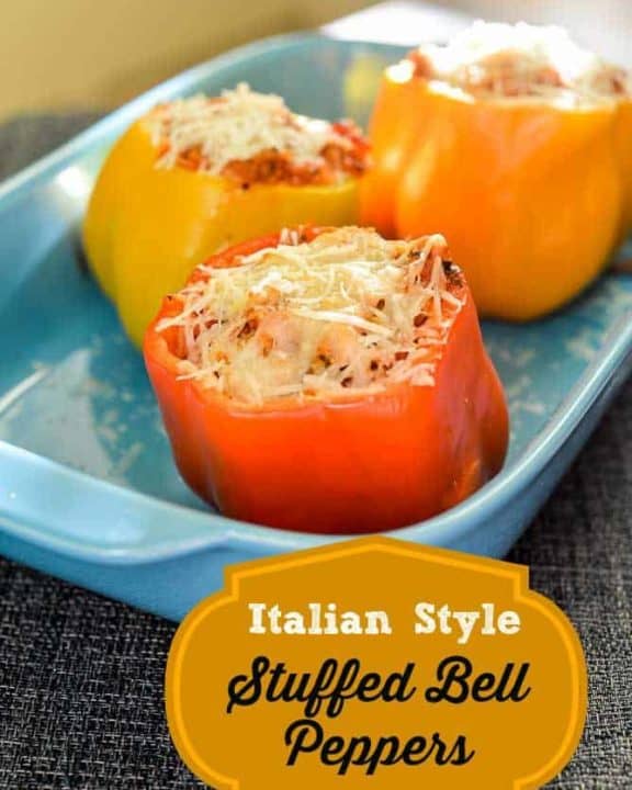 意大利风格在烤盘中填充了甜椒