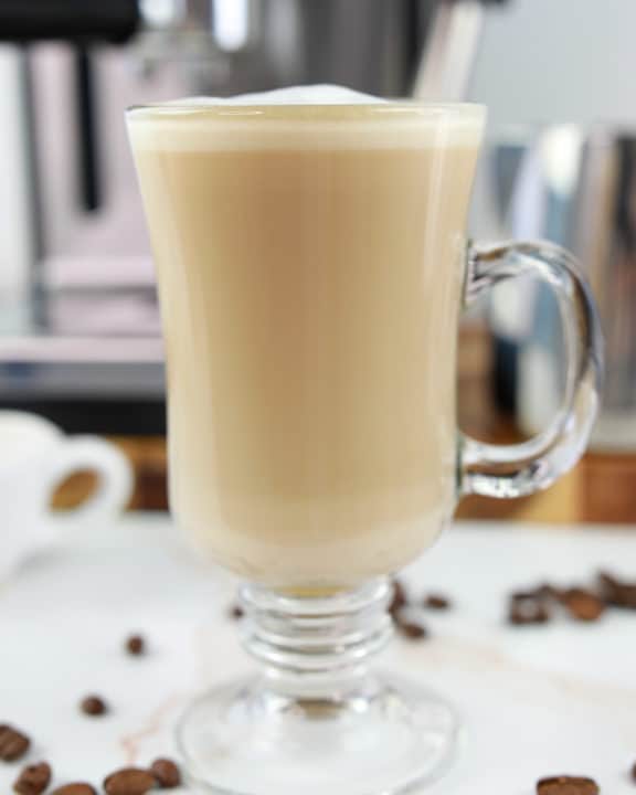 自创星巴克在杯子的伟德国际平的白色咖啡。