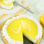 自创Copycat Marie Callender的柠檬奶油芝士饼。